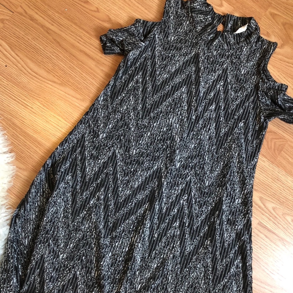 Maddie Cutout-Shoulder Long Dress